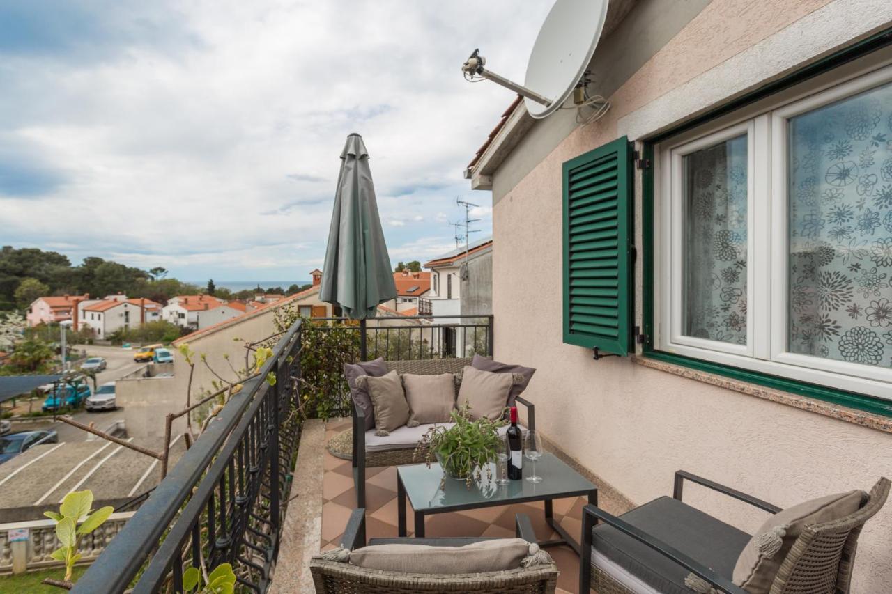 Apartments Zomzi Poreč Exteriör bild