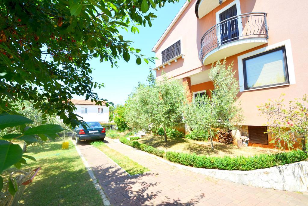 Apartments Zomzi Poreč Exteriör bild